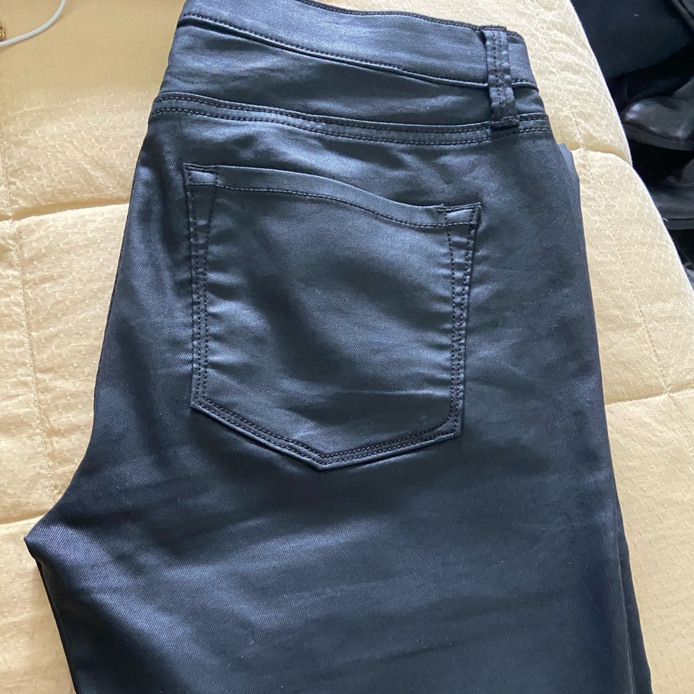 LOFT Black straight leg Jeans - Modern 
Skinny and super flattering! Coated 👖